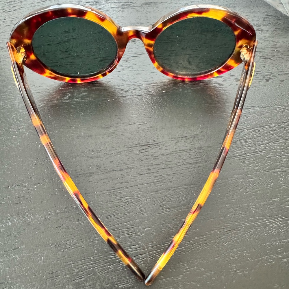Vintage Gucci Brown Tortoiseshell Sunglasses - Picture 3 of 8